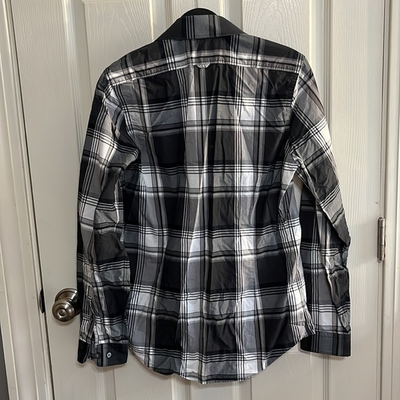 Express button down - Picture 3 of 3